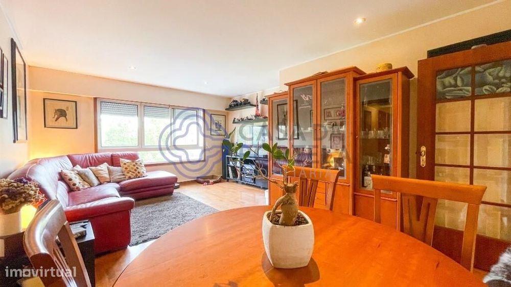 Apartamento T2 em zona tranquila na Foz do Douro com 80m2 de Área Priv