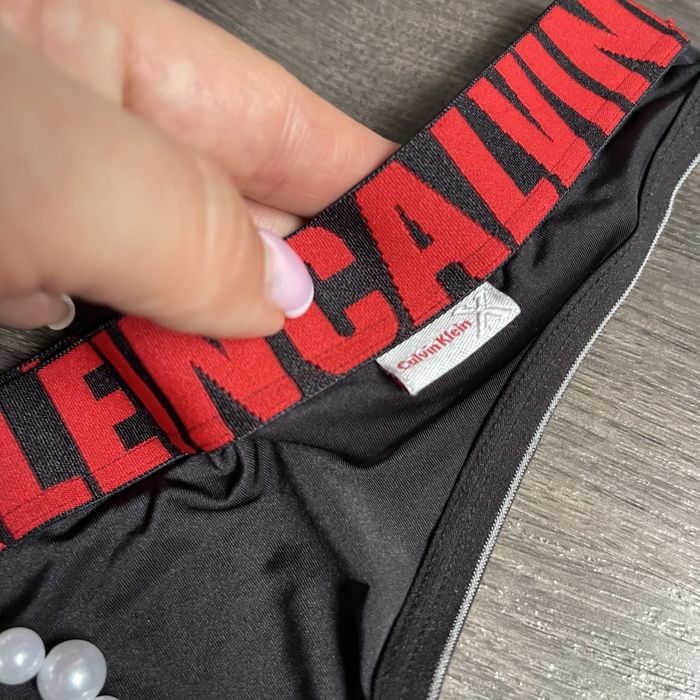 Труси Calvin Klein р. L стрінги модал