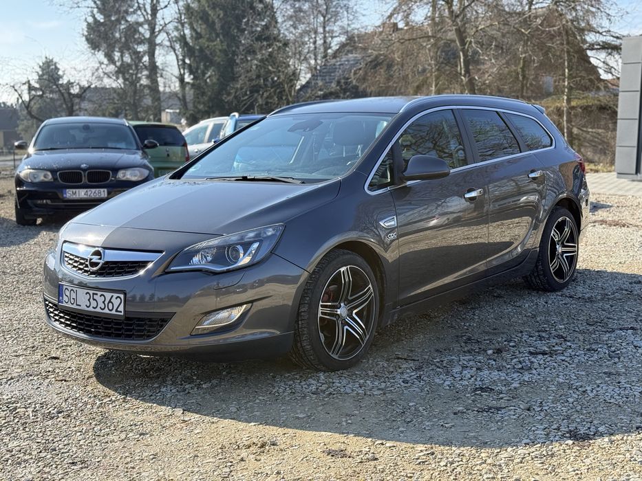 Opel Astra J OPC line 1.4 T 140 KM