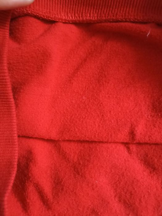 Кофта тепла. На хлопця-підлітка.