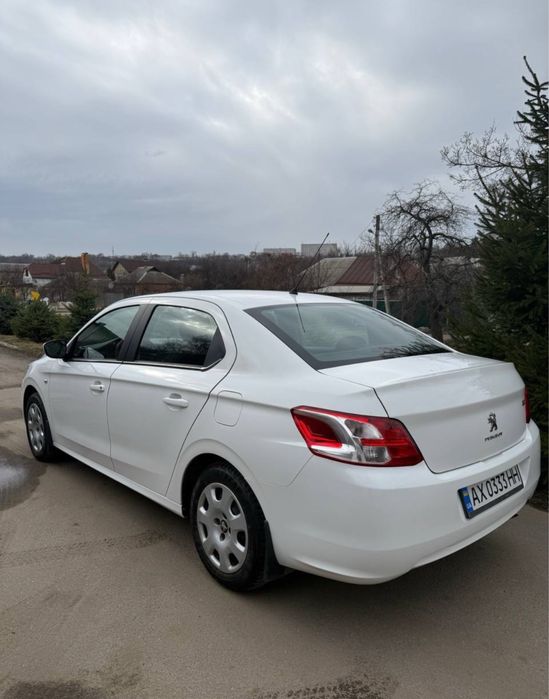 Оренда Peugeot 301