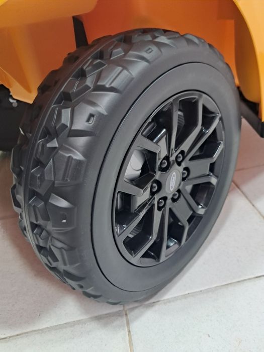 Carro jipe Elétrico criança 12v rodas borracha