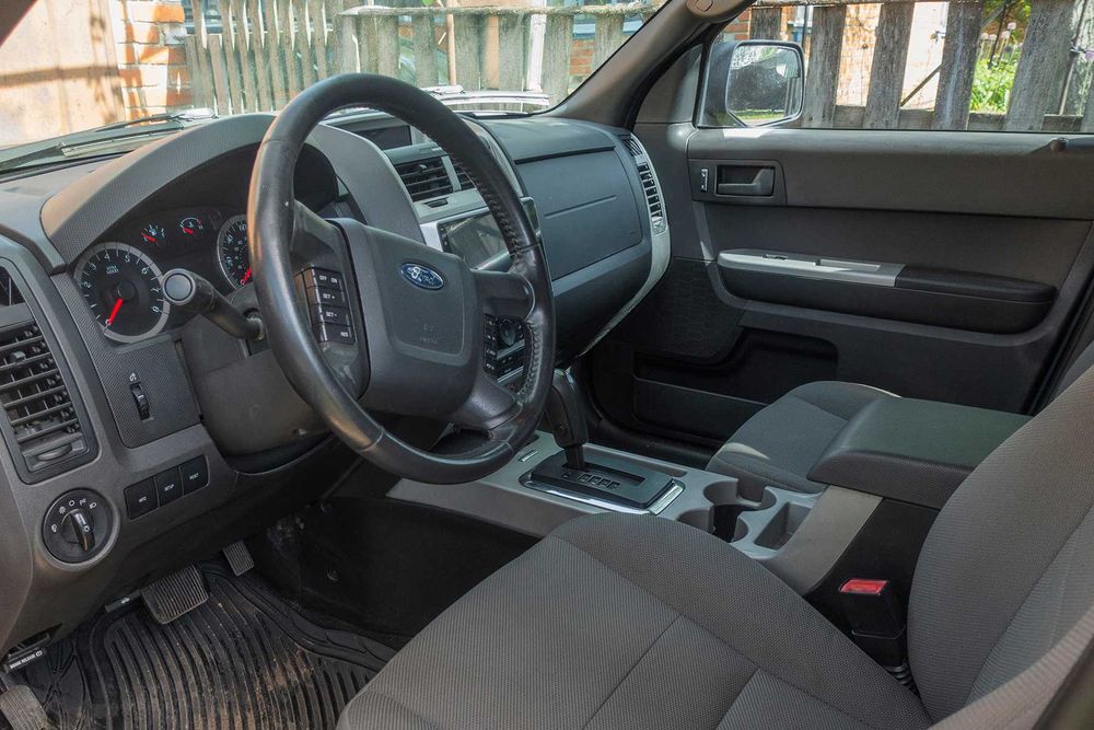 Автомобіль Ford Escape 2011