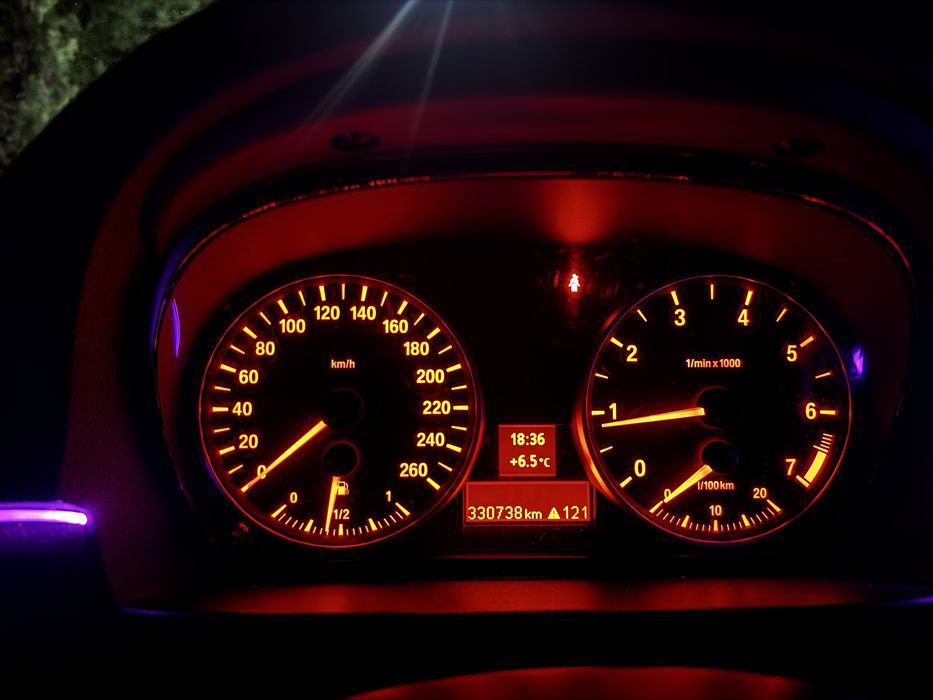 Bmw e90 2007rok  2.0benzyna+ lpg