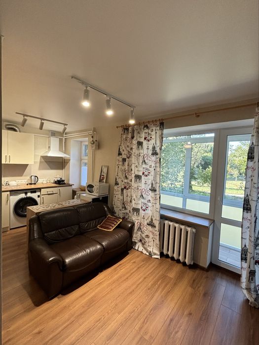 Квартира-студія подобово