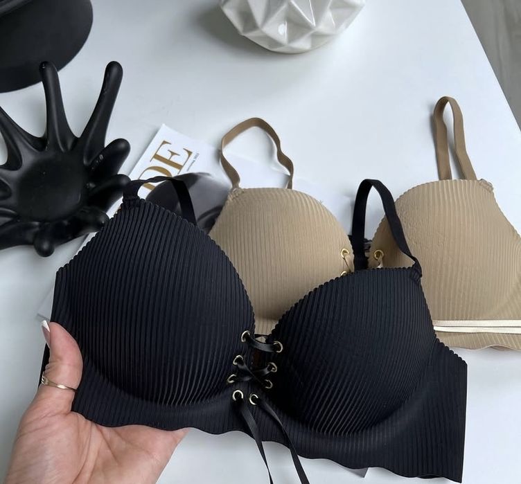 Бюстгальтер пуш-ап чорний