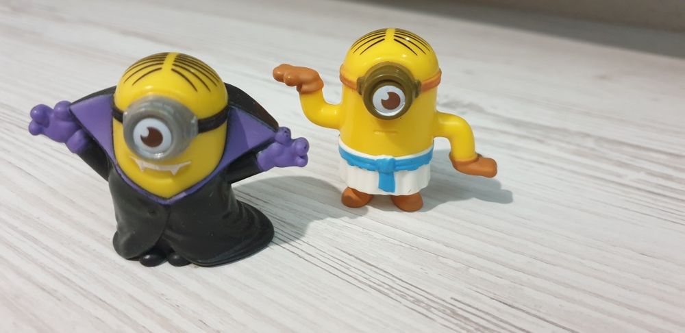 Міньйон. Пластмасові фігурка.