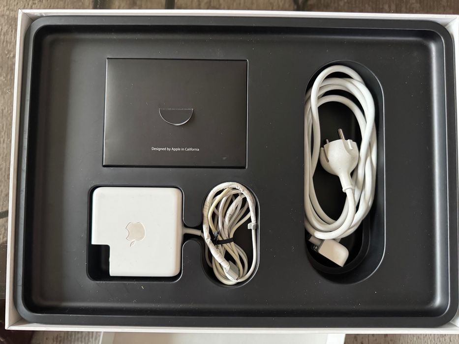 macbook pro 15 i7 16GB, 250GB