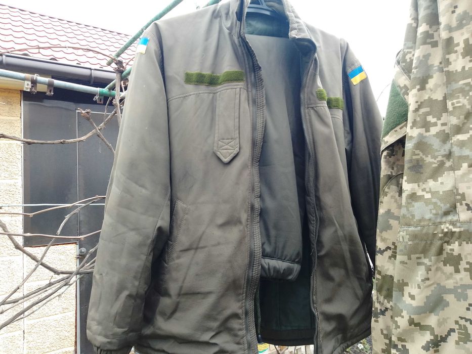 Продам куртки осень-зима бу ( в описи) 52-54 р.