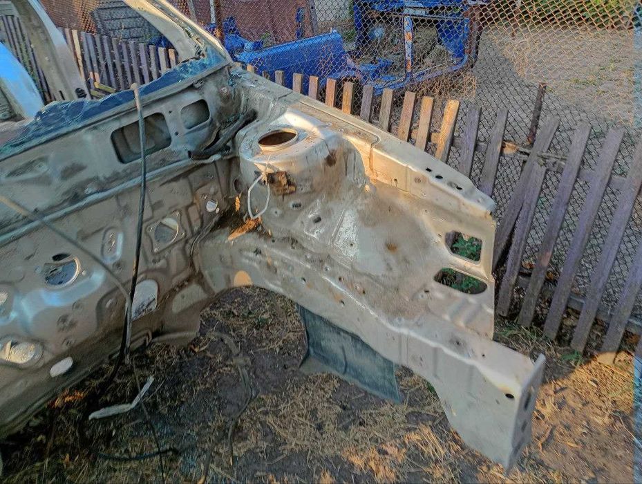 Четверть kia cerato 2007