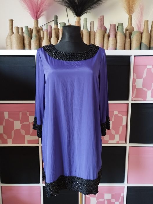Fioletowa sukienka ASOS maternity czarne koraliki elegancka wiskoza