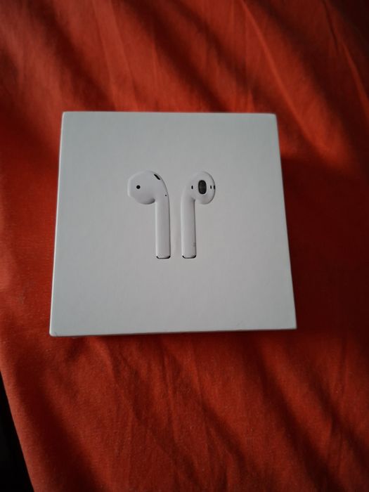 Airpods 2  uszkodzone,  etui działa