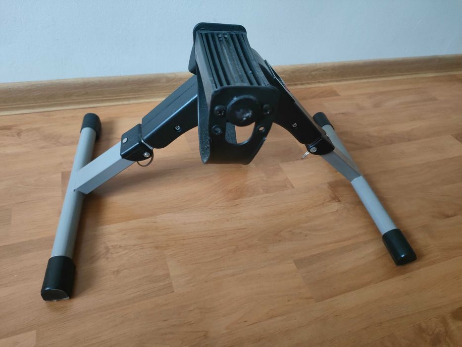 Rowerek rehabilitacyjny składany – LCD, regulacja oporu – jak nowy