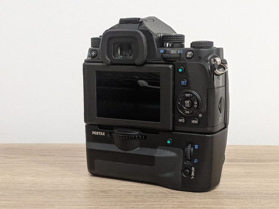 Pentax KP + D-BG7
