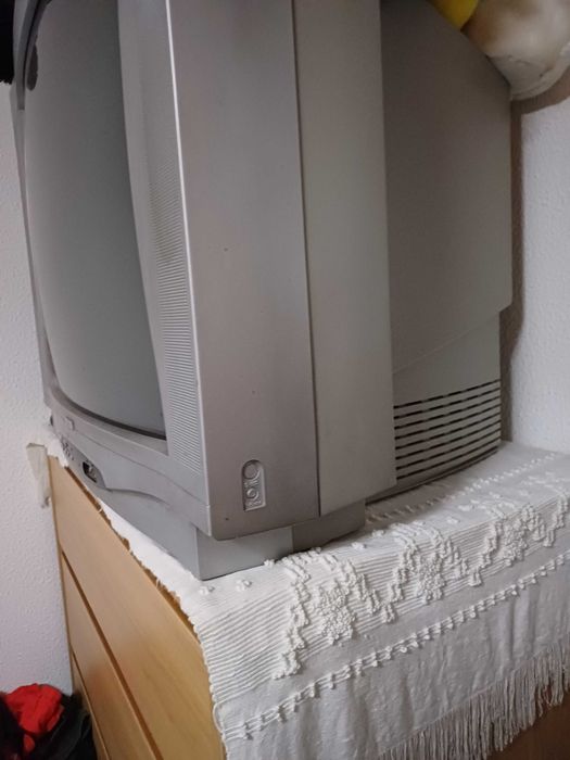 Televisão MEI de 26 polegadas