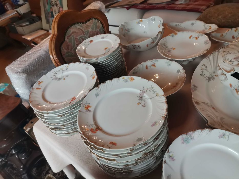 Piękny pałacowy serwis obiadowy znanej marki Limoges Jean ( J.P.L)