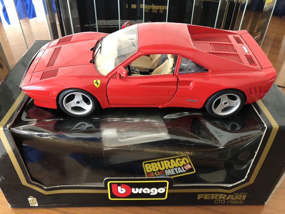 Model samochodu FERRARI GTO w skali 1/18