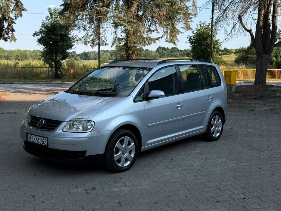 Vw Touran 2.0 TDI 140Km Highline Navigacja Super Stan Serwisowany.
