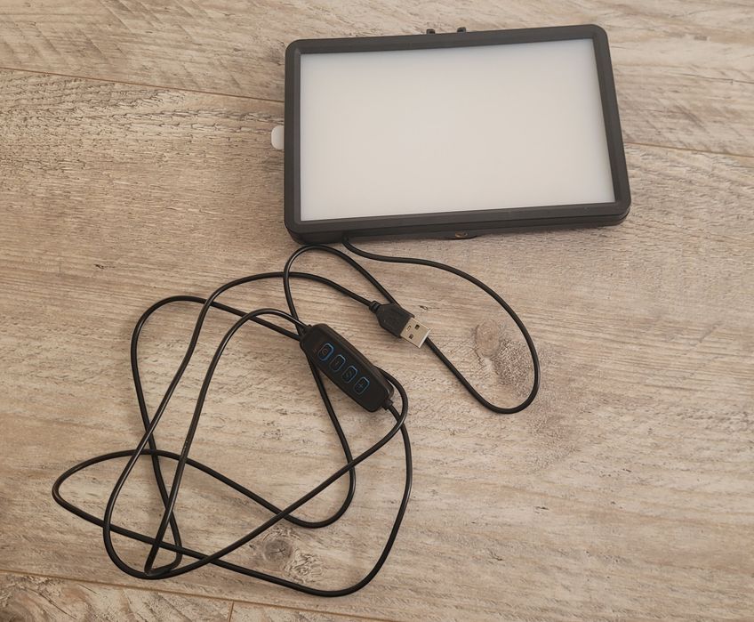 Lampa doświetlającą led nowa