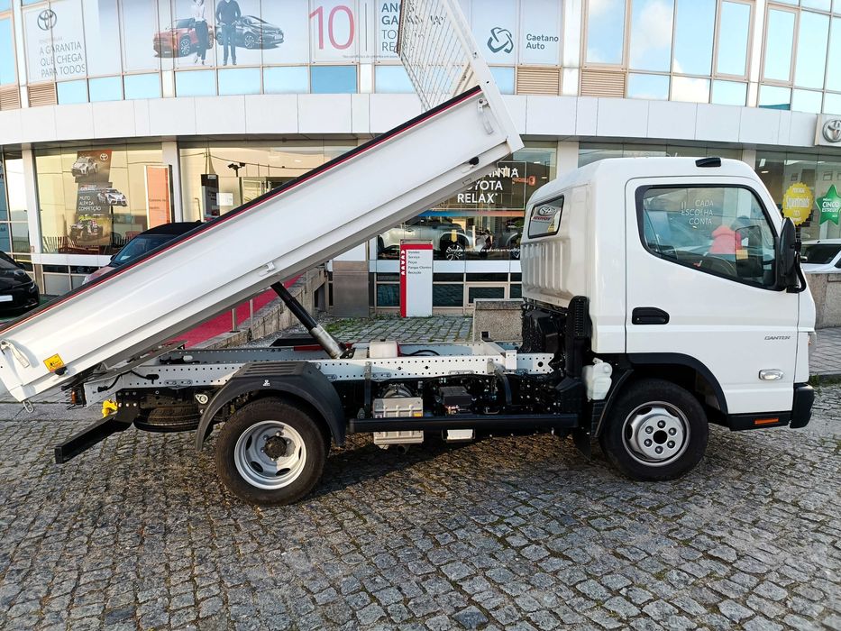 Mitsubishi Canter 2025/11
