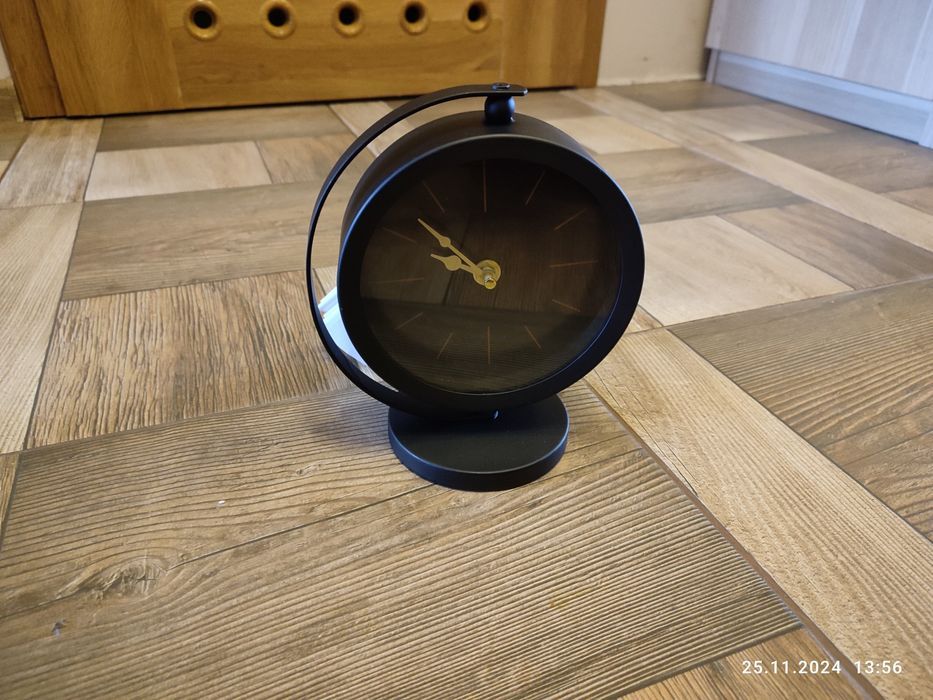 Nowy czarny zegar stojący 18.5 cm