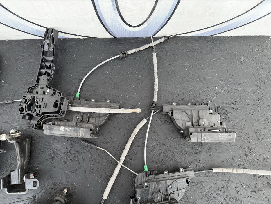 Mercedes Vito V-class замок механізм трос ролик дверей ляди кришки