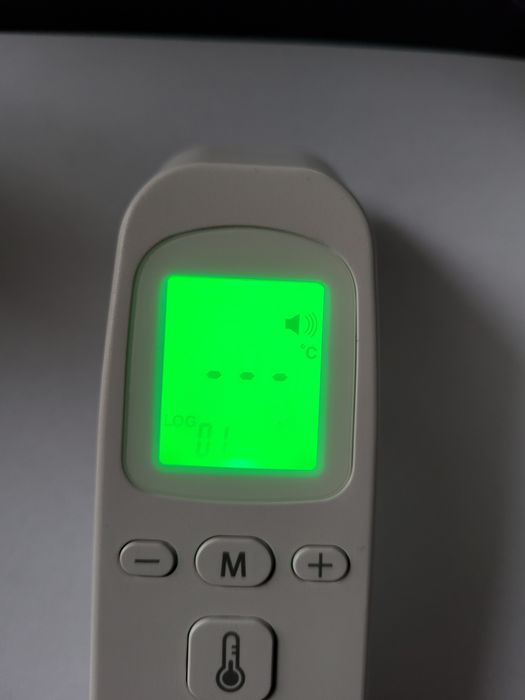 Termometr bezdotykowy na podczerwień LCD pamięć 32 pomiarów NOWY