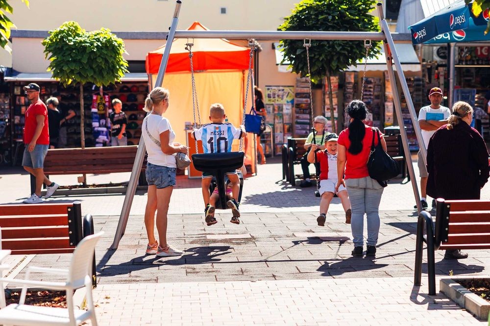 Wynajem powierzchni pod pawilon handlowy - nowy parking Polenmarkt