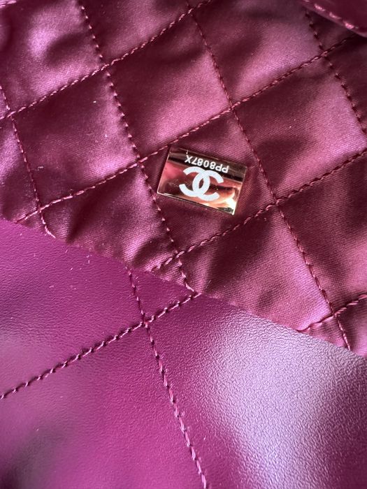 Przepiekna burgundowa torebka Chanel 22 hobo