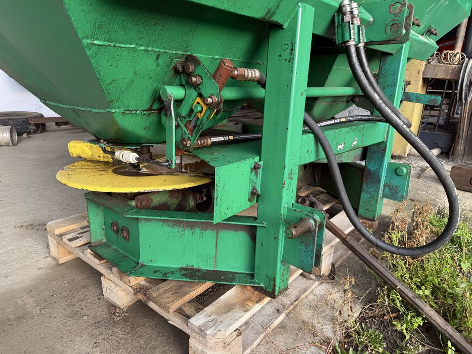 Продається розкидач добрив МВД 1000