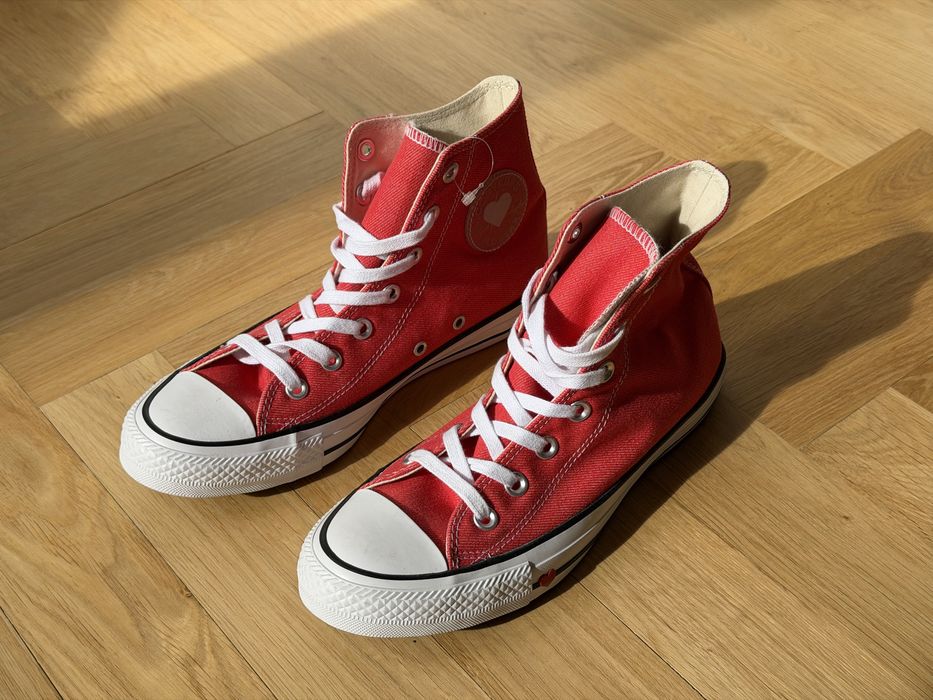 Czerwone Converse Chuck Taylor z sercem | nowe r. 38 | Idealne na sesję!