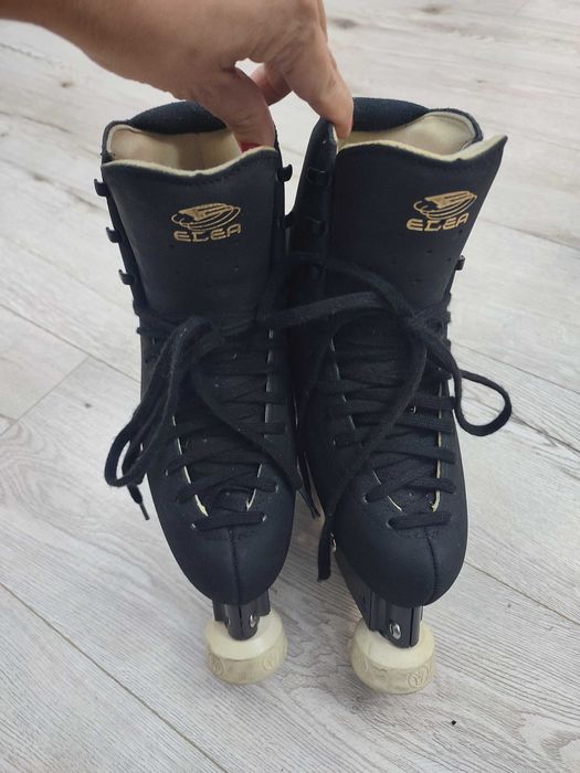 Rolki figurowe czarne 250