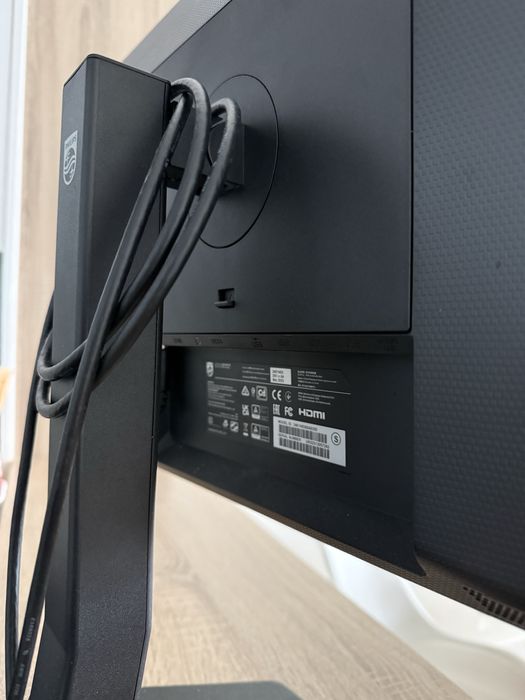 Monitor Philips 24E1N5300AE/00 – 23,8” Full HD USB-C (como novo)