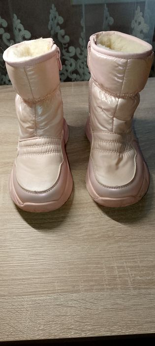 Зимні ботінки на дівчинку