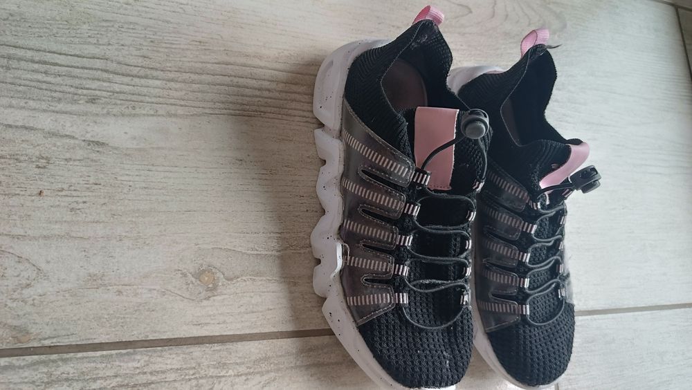 Buty sportowe dziewczęce Bartek 35