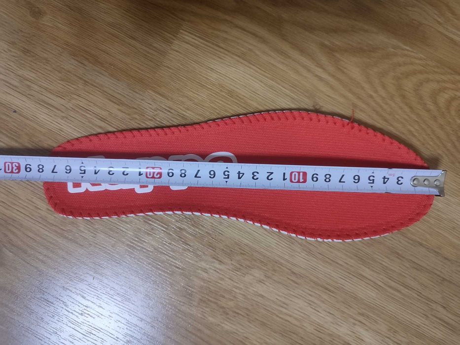 Продам червоні чоловічі італійськаі кросівки Kappa