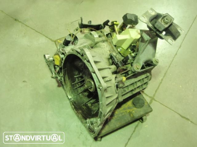 Caixa de velovidades - Ford Focus 1.8 Tddi ( 2000 )