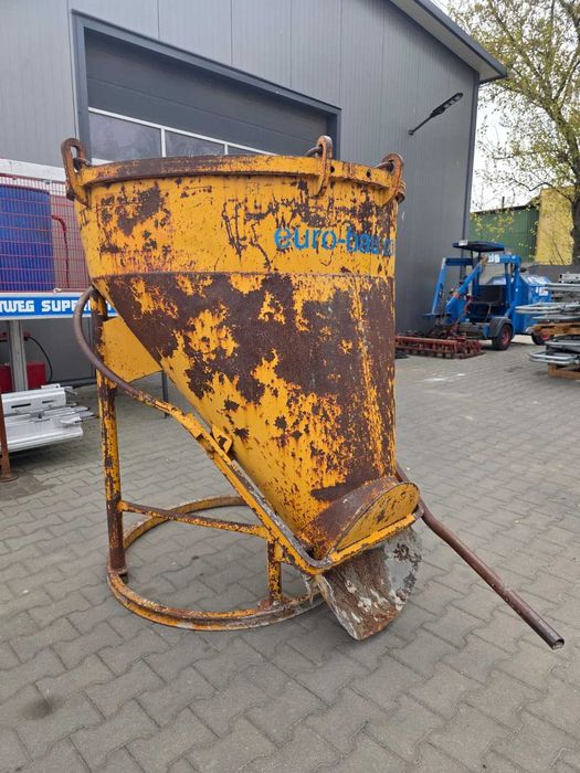 Pojemnik zbiornik pojemnik kubeł lej dźwigowy EICHINGER 1021/750L Nr.59 do transportu betonu zaprawy piasku ziemi inne materiały budowlane