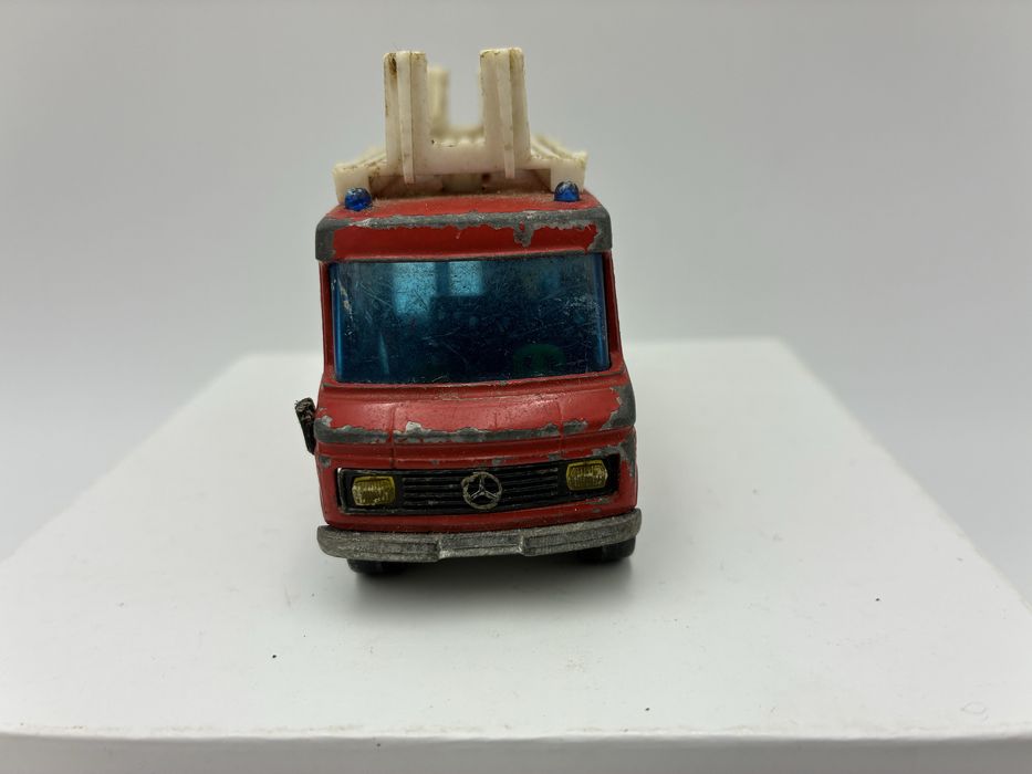Siku Mercedes Benz L 406 D Wóz strażacki Ratownictwo wodne