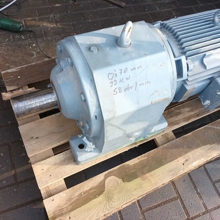 Motoreduktor Sew 22kw 58 obr/min oś 70mm