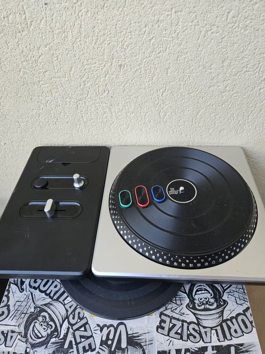 DJ Hero Wireless Turntable Controller - PlayStation 3
