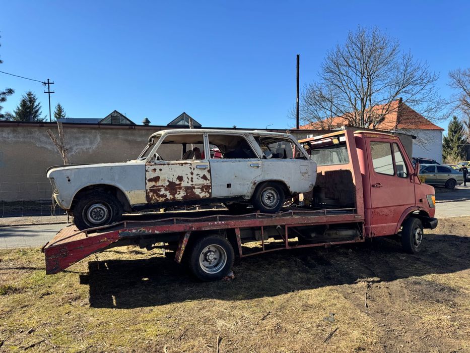 Duży Fiat 125p Kombi Karetka z dokumentacją