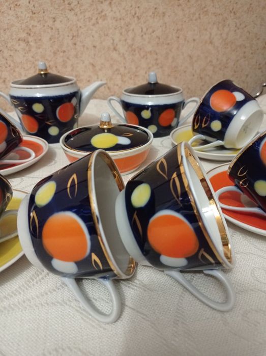 Чайний сервіз «Вогні цирку» 60-ті рр, Полонне