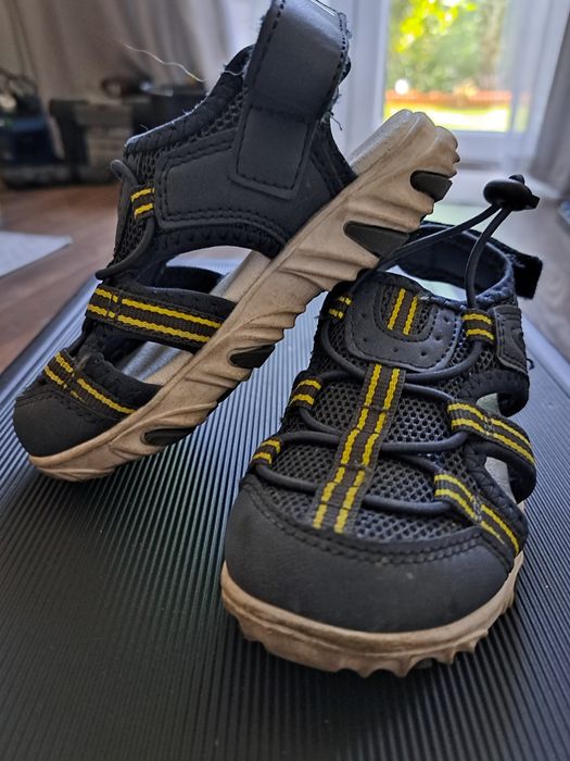 Sandały chłopięce lupilu r. 24