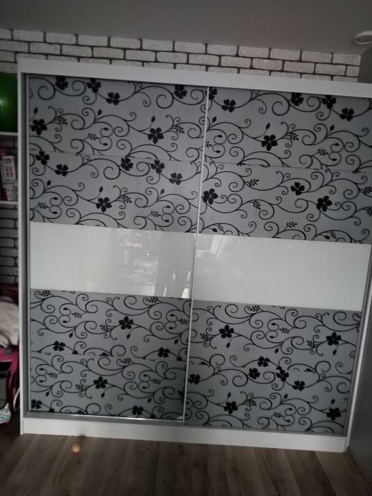 Sprzedam szafę przesuwna za 350zl