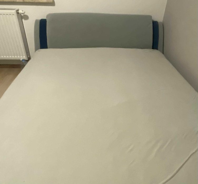 sprzedam łóżko wraz z materacem