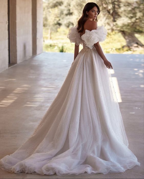 Трендова весільна сукня