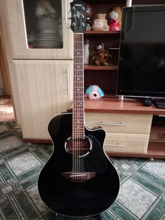 Електроакустична гітара YAMAHA APX500 II