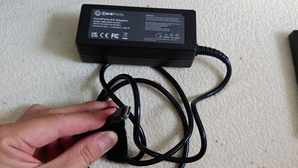 Zasilacz USB C 65W do laptopa super cena mega okazja! Jak nowy!