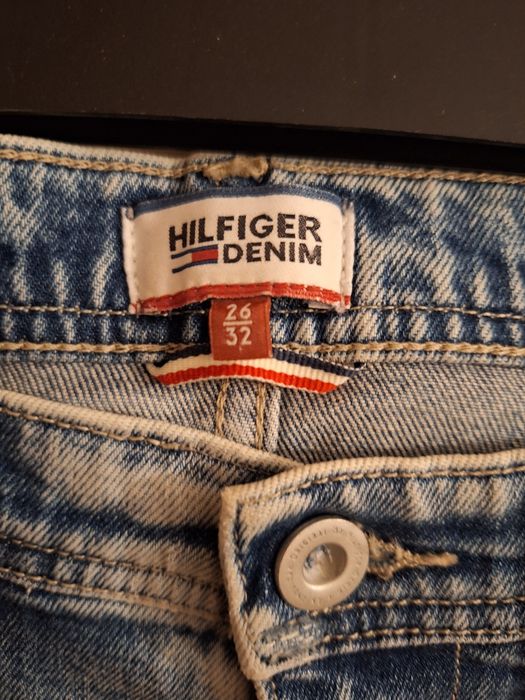 Tommy Hilfiger, damskie spodnie dżinsowe 7/8, r. 26/32